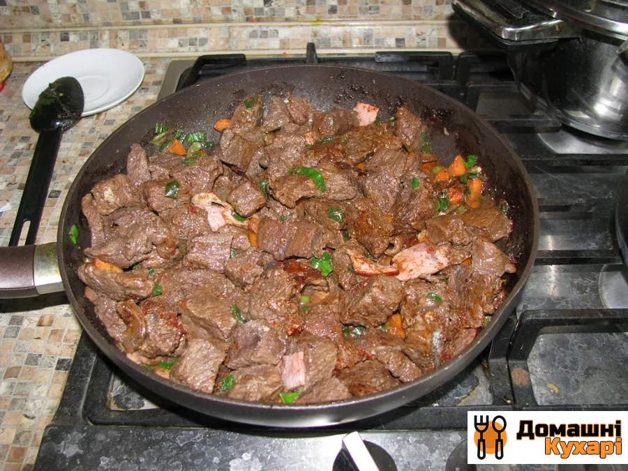 М'яка яловичина на сковороді - фото крок 5
