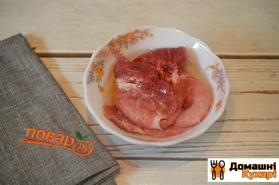 Свинина під цибульний-гірчичним соусом - фото крок 2