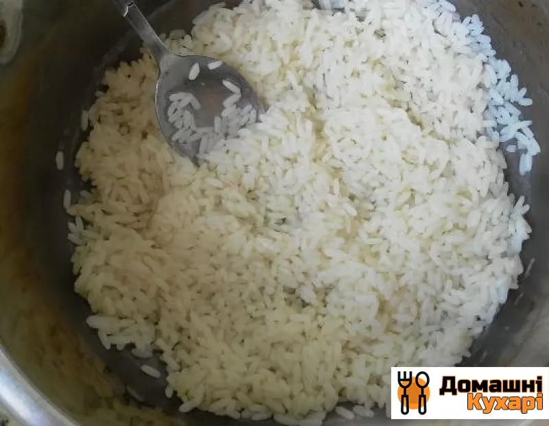 Тефтели с рисом в соусе - фото крок 1