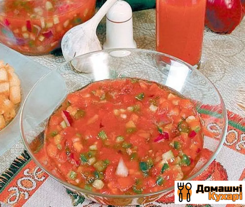 Томатно-огірковий суп з часниковими грінками - фото крок 4